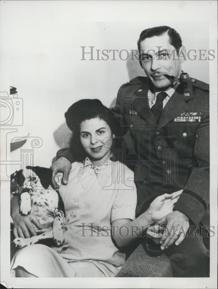 1952 Press Photo Capt. Jerome Schechter, wife Maralyn - Historic Images