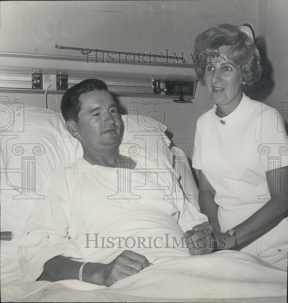 1969 Press Photo MDC Patrolman William Scannell, Nurse Jean SChutzl - Historic Images