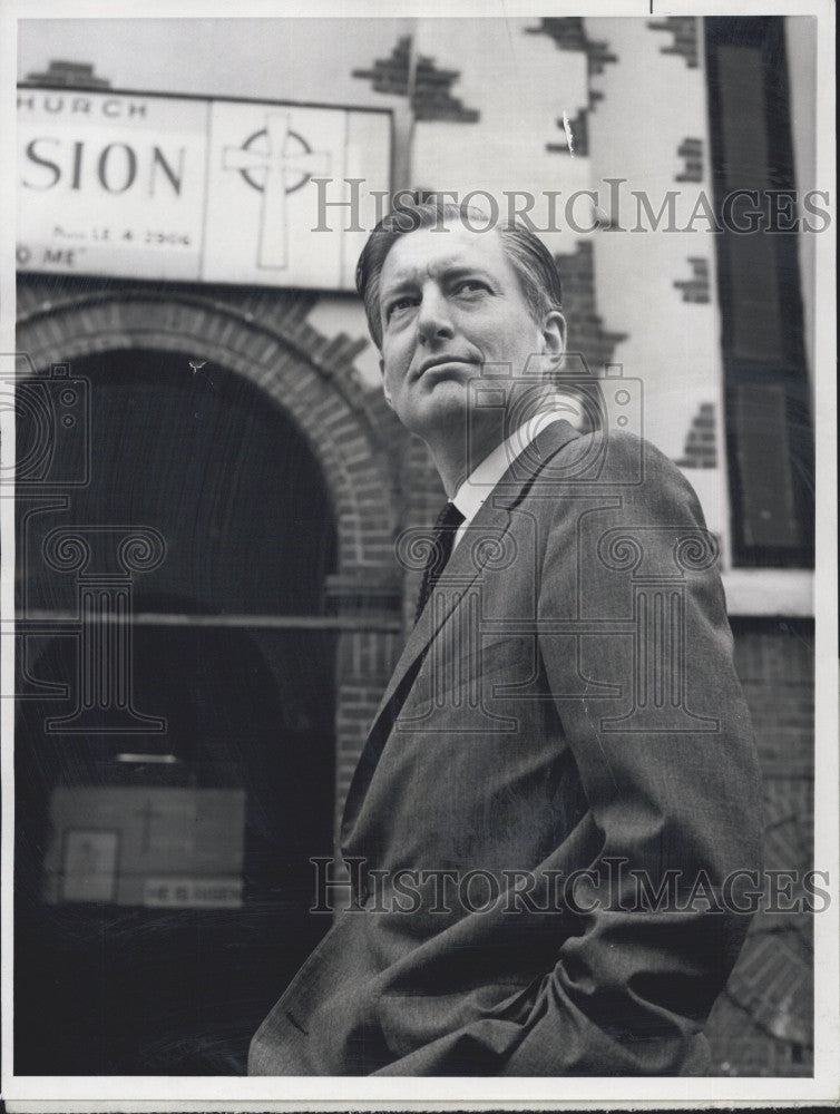 1963 Press Photo Ray Scherrer, NBC News Correspondents. - Historic Images