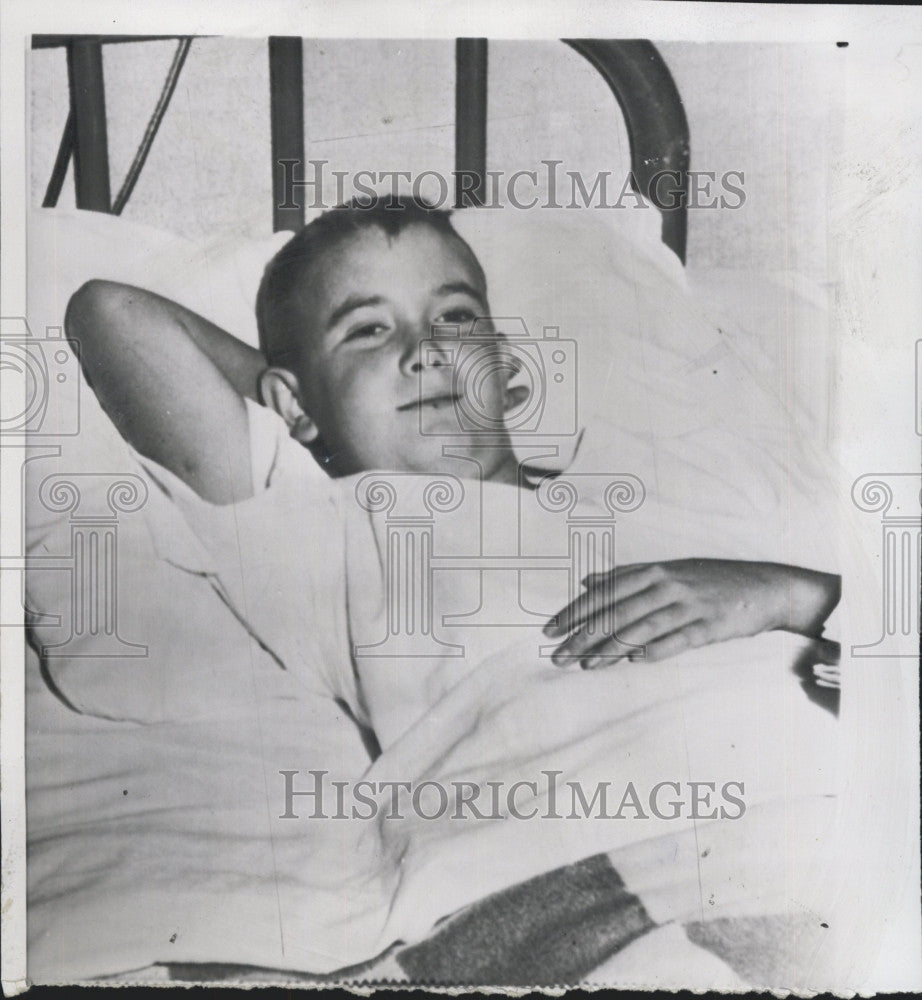 1960 Press Photo Plane crash survivor Randy Sasser in the hospital - Historic Images