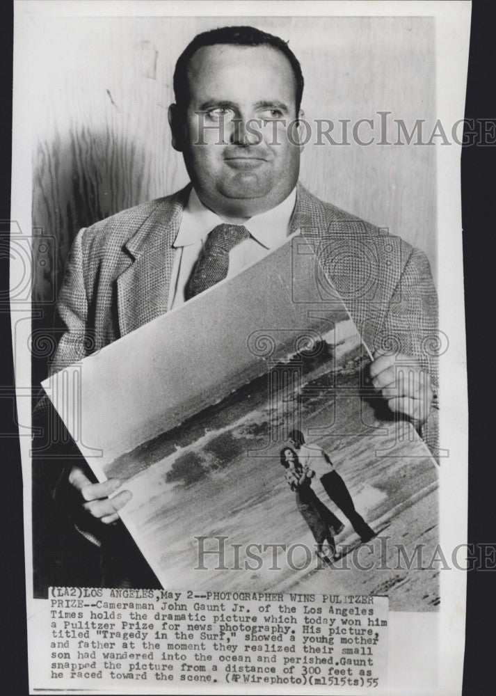 1955 Press Photo Photographer John Gaunt, Jr. Wins Pulitzer Prize - Historic Images