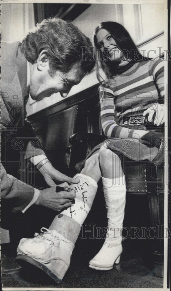 1972 Press Photo Holly Morrison, her boss Edmund S. Muskie - Historic Images