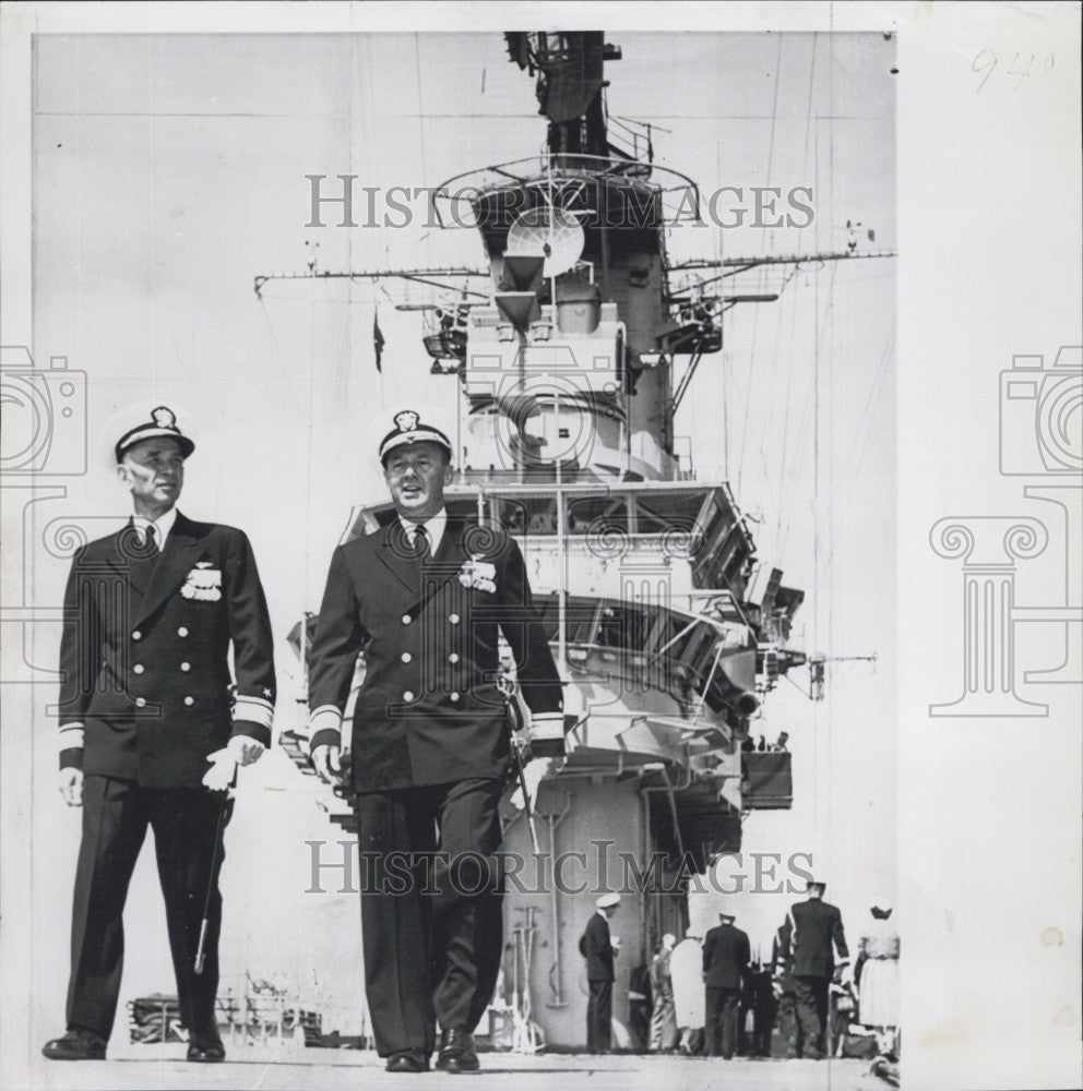 1959 Press Photo Rear Adm William Schoech, Retiring &amp; Rear Adm McBurney - Historic Images