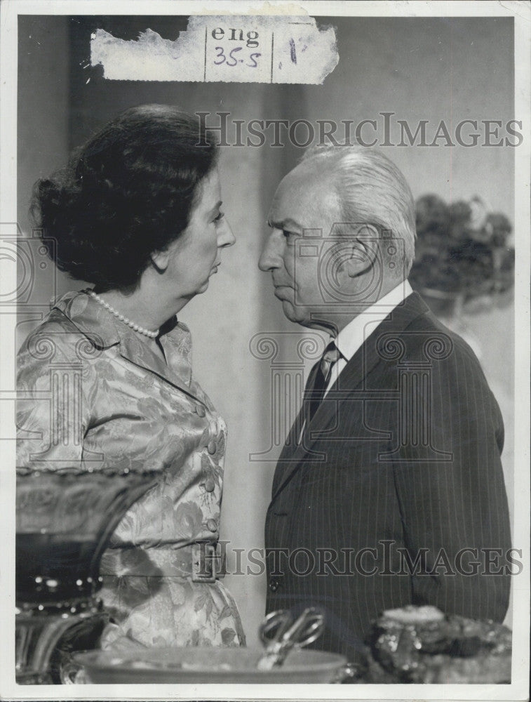 1971 Press Photo Mary Wickes, Lloyd Nolan &quot;Julia&quot; - Historic Images