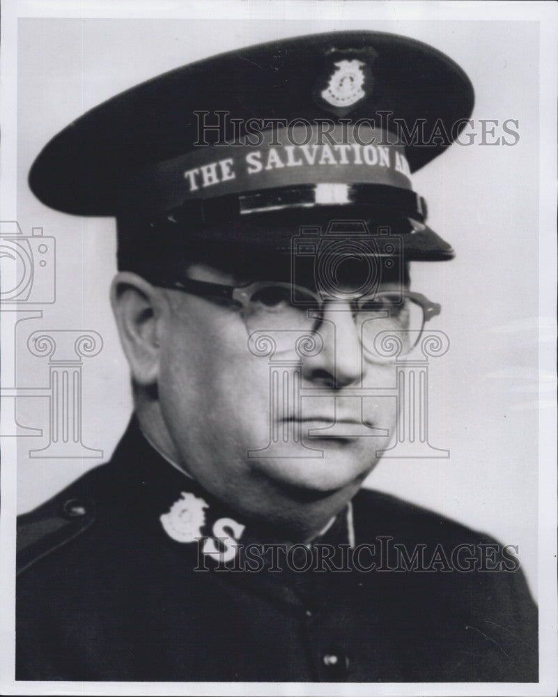 1962 Press Photo Maj. Norman Noble,Mngr of Salvation Army&#39;s Men&#39;s Social Service - Historic Images