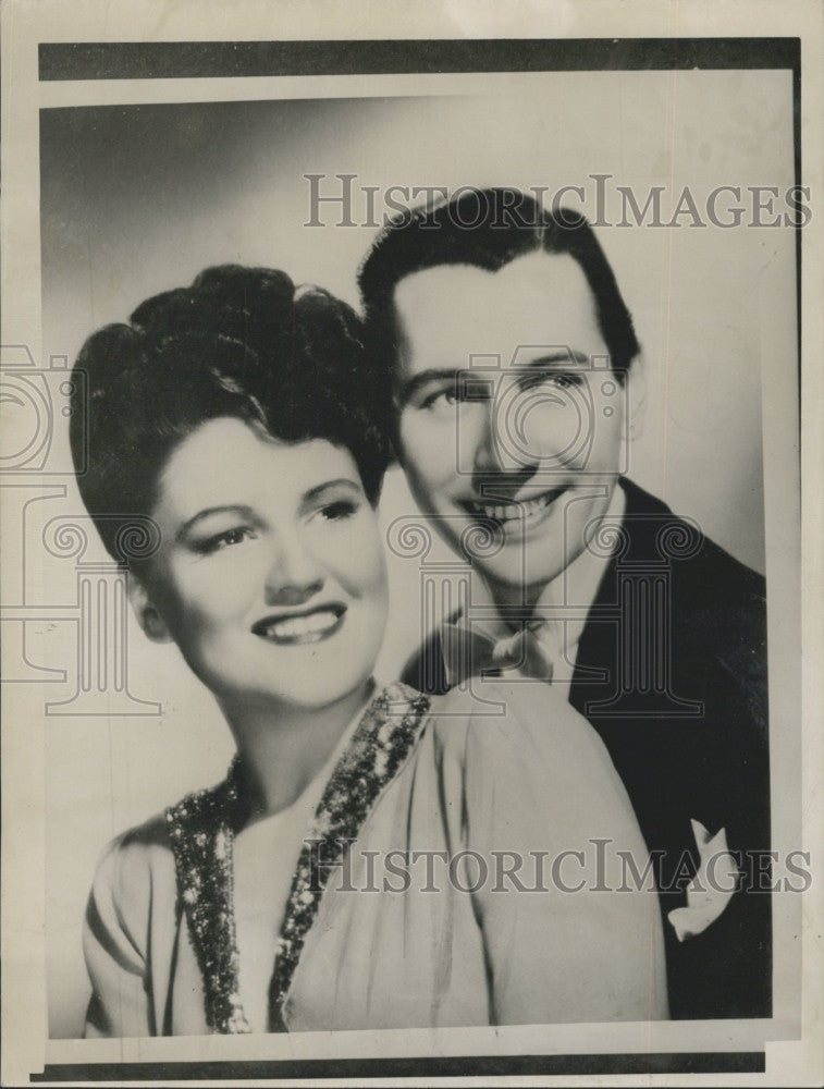 1945 Press Photo Noble &amp; King Singing Duo - Historic Images