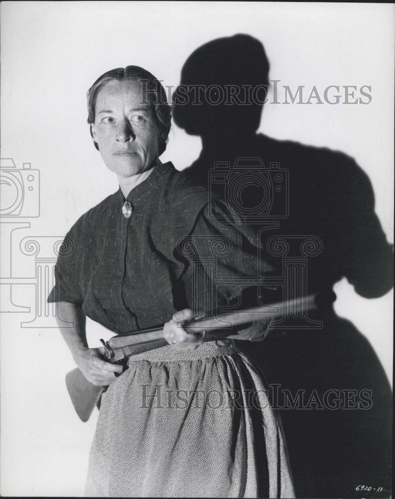 1951 Press Photo Actress Anne Revere Film &quot;The Great Missouri Raid&quot; - Historic Images