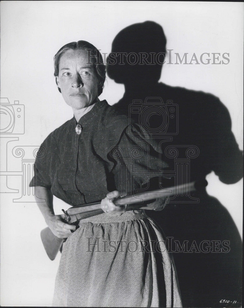 1951 Press Photo Actress Anne Revere Film "The Great Missouri Raid" - Historic Images