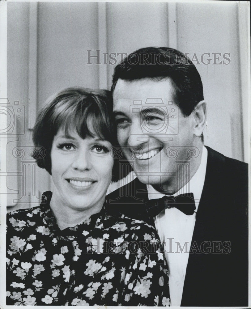 1966 Press Photo Carol Burnett &amp; Rock Hudson on TV - Historic Images