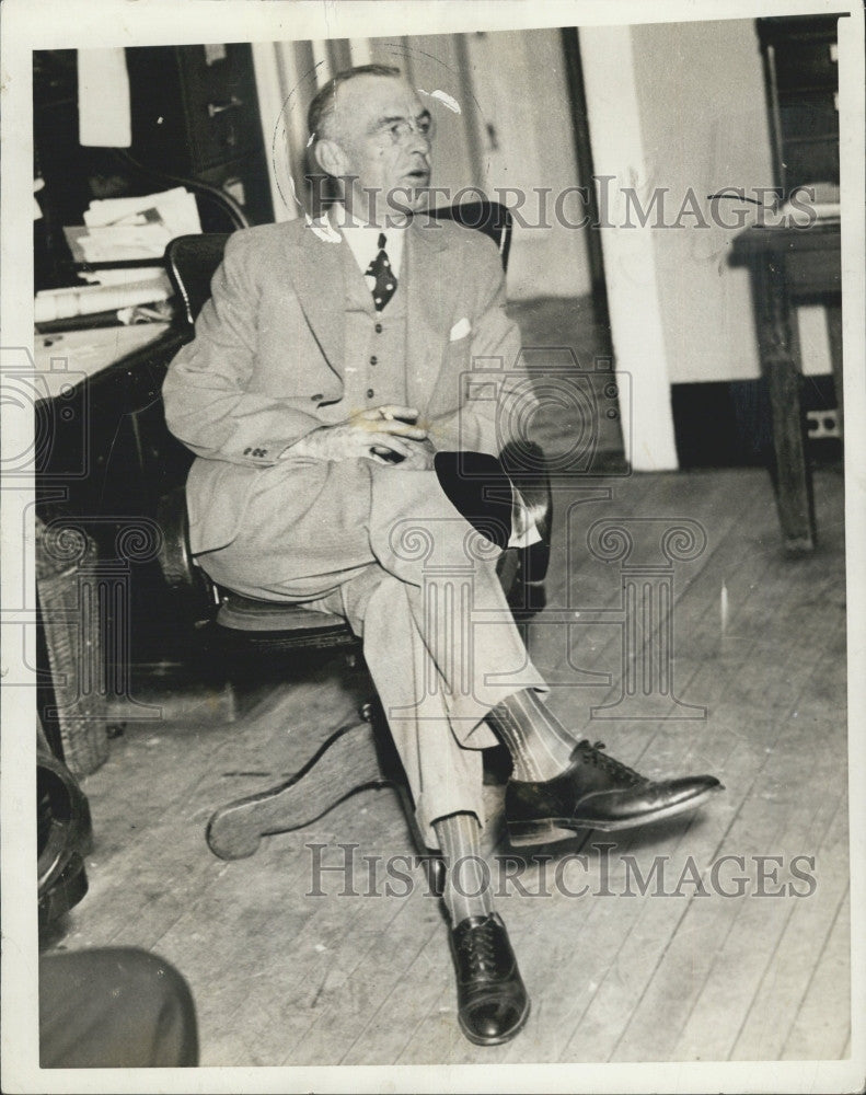 1938 Press Photo Ralph Ingalls, asst Atty Gen at courthouse - Historic Images