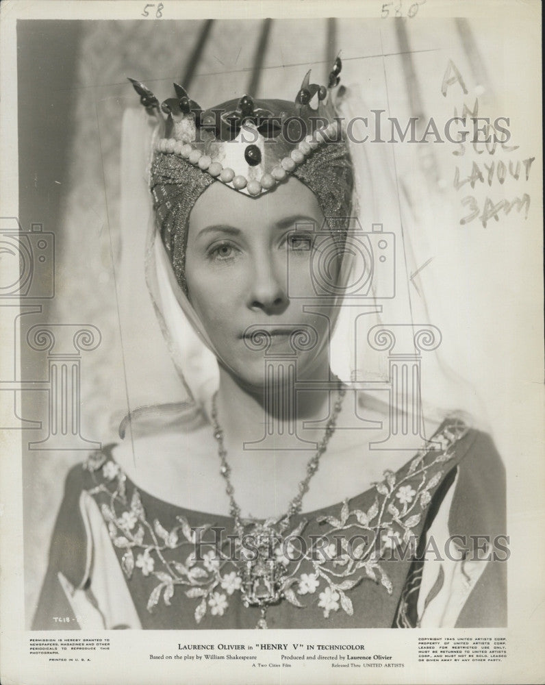 1947 Press Photo Janet Burnell in  &quot;Henry V&quot; - Historic Images