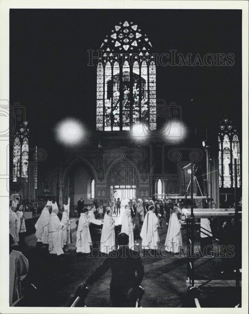 1983 Press Photo  St Anthony&#39;s Mass for death of Cardinal Medeiros in Mass. - Historic Images