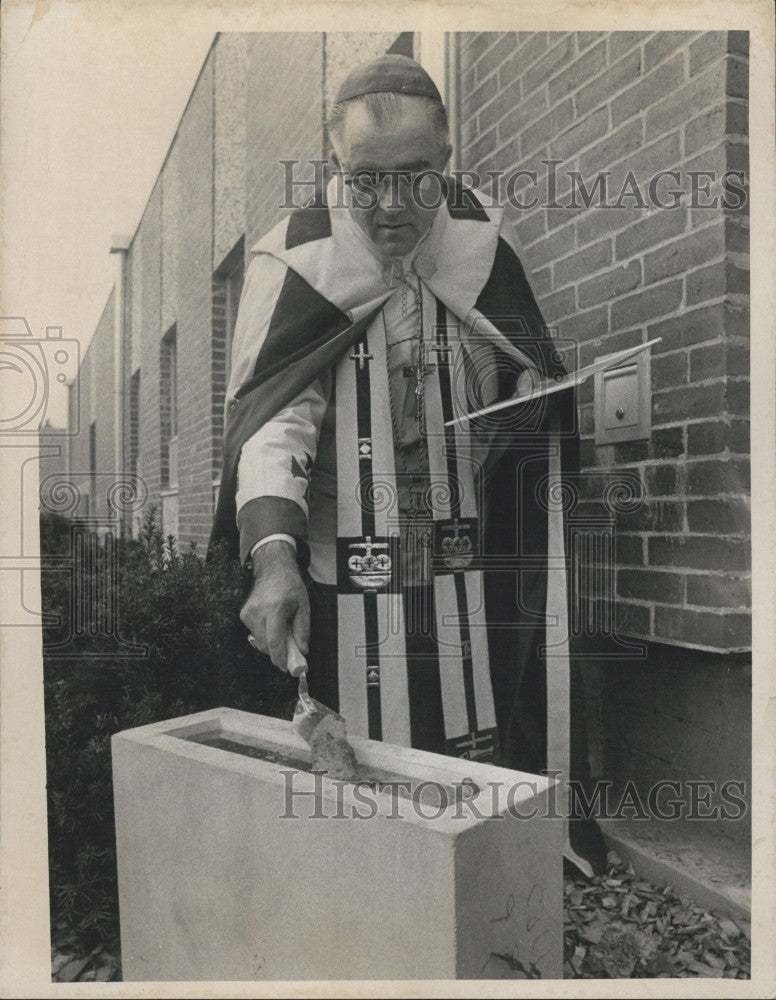 1972 Press Photo Archbishop Medeiros - Historic Images