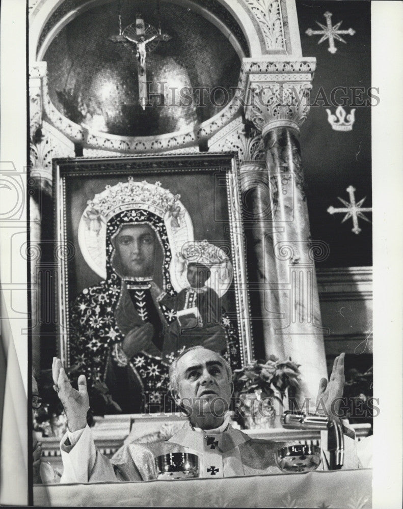 Press Photo Cardinal Medeiros at Polixhj Church in Boston - Historic Images