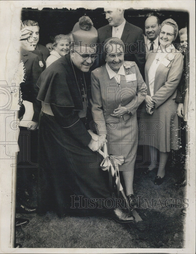 1970 Press Photo Archbishop Mederious Breaking Ground with Sister Georgette Ludu - Historic Images