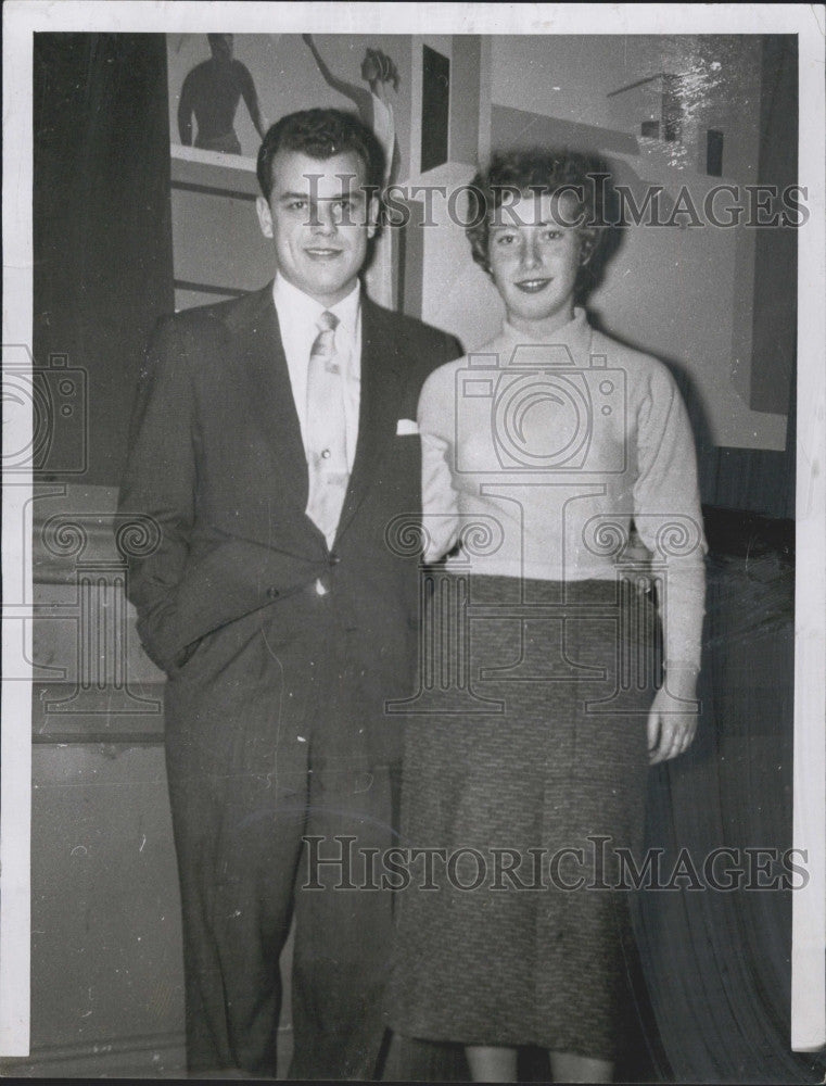 1954 Press Photo Singer, Julius La Rosa and a fan club member - Historic Images