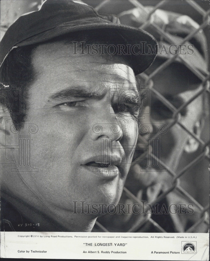 1974 Press Photo Burt Reynolds in &quot;The Longest Yard &quot; - Historic Images