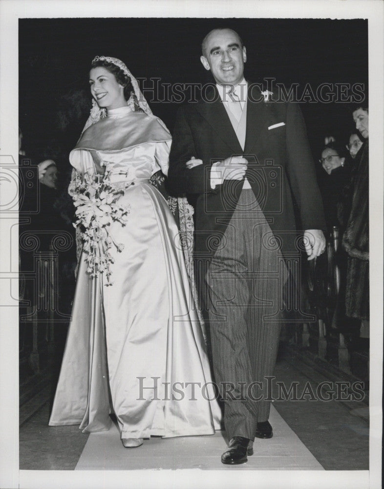 1951 Press Photo The Marquise De Bel Monte De La Vera Real &amp; bride T Muniz - Historic Images