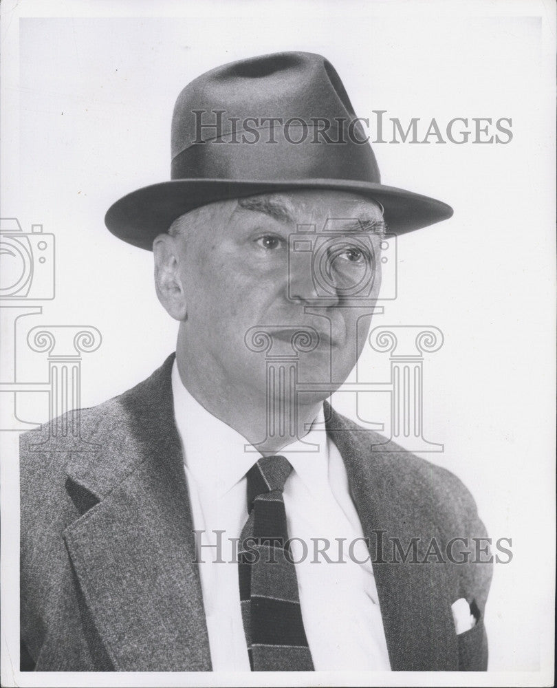 1957 Press Photo Austen Lake Author War Correspondent Newspaper Columnist - Historic Images