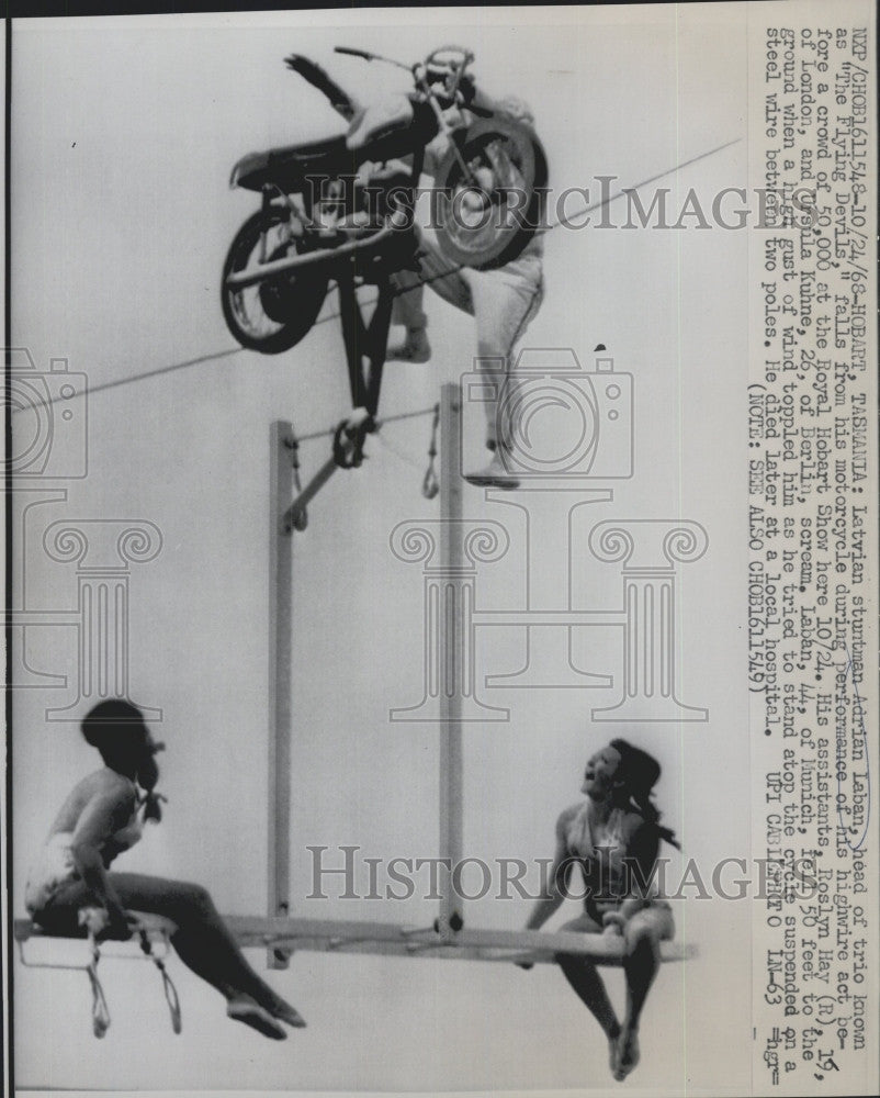 1968 Press Photo Stuntman Adrian Laban "The Flying Devils" Falls From Motorcycle - Historic Images