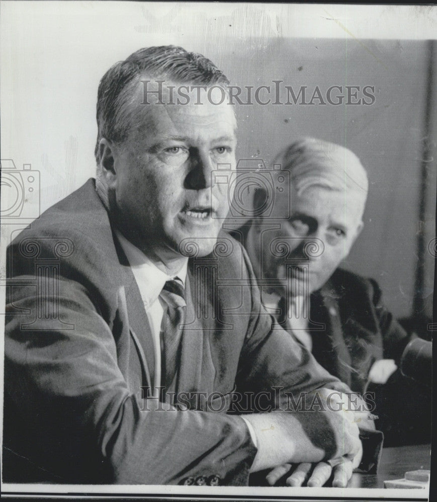 1968 Press Photo Gov. Philip H. Hoff of Vermont &amp;another man - Historic Images