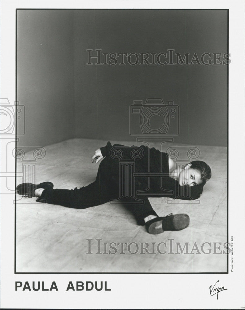 1995 Press Photo Musician,dancer  Paula Abdul on VH1 - Historic Images