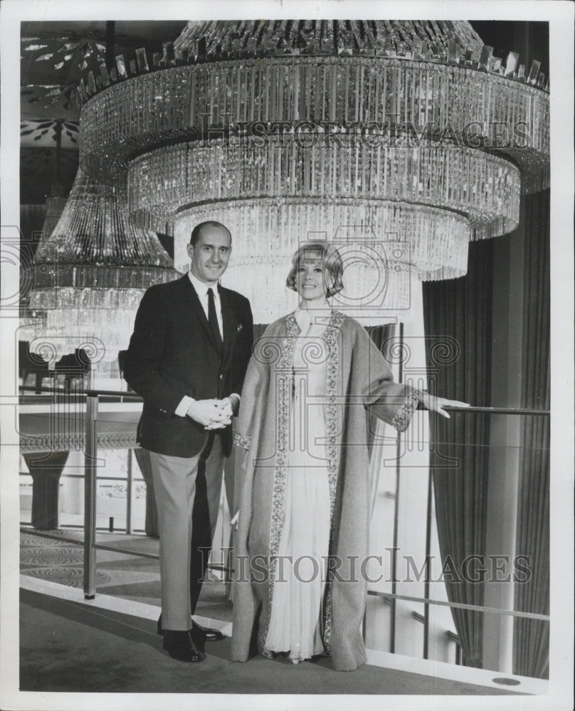 1965 Press Photo TV Singer Dinah Shore and composer conductor Henry Mancini - Historic Images