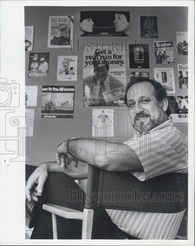 1985 Press Photo Herb Mandel in the Directors Chair, hancho of 
The Casting Co&quot; - Historic Images