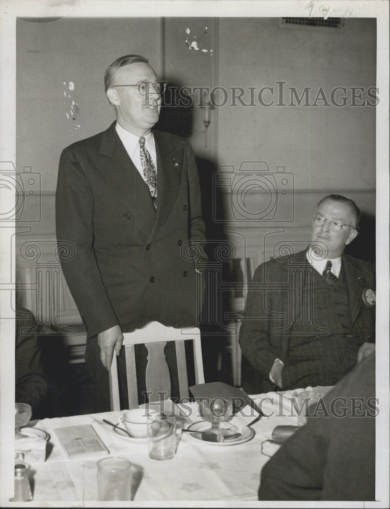 1946 Press Photo Asst D.A. Ephraim Martin & Marium Mohor of Kiwanis Club - Historic Images