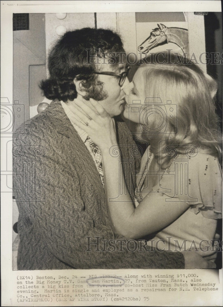 1975 Press Photo Dan Martin &amp; co host Fran Butch on &quot;Big Money&quot; TV gameshow - Historic Images