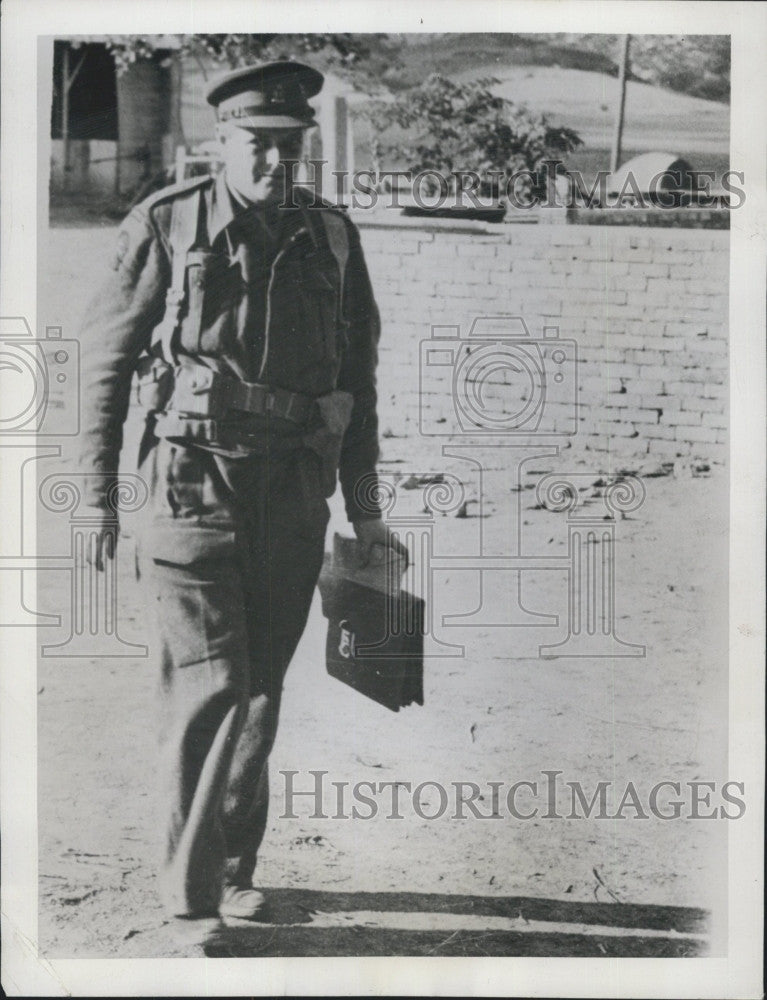 1944 Press Photo Major Randolph Churchill said to have escaped to the mountains - Historic Images