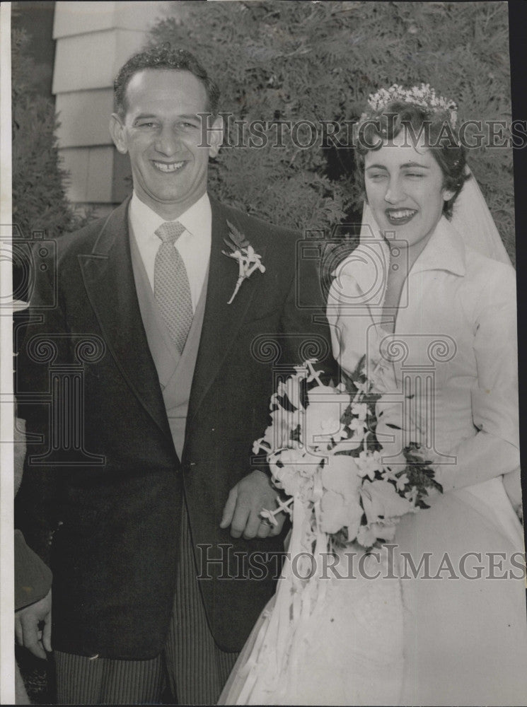 1955 Press Photo Mr. and Mrs. William Diko (she is former Judith Mills) - Historic Images