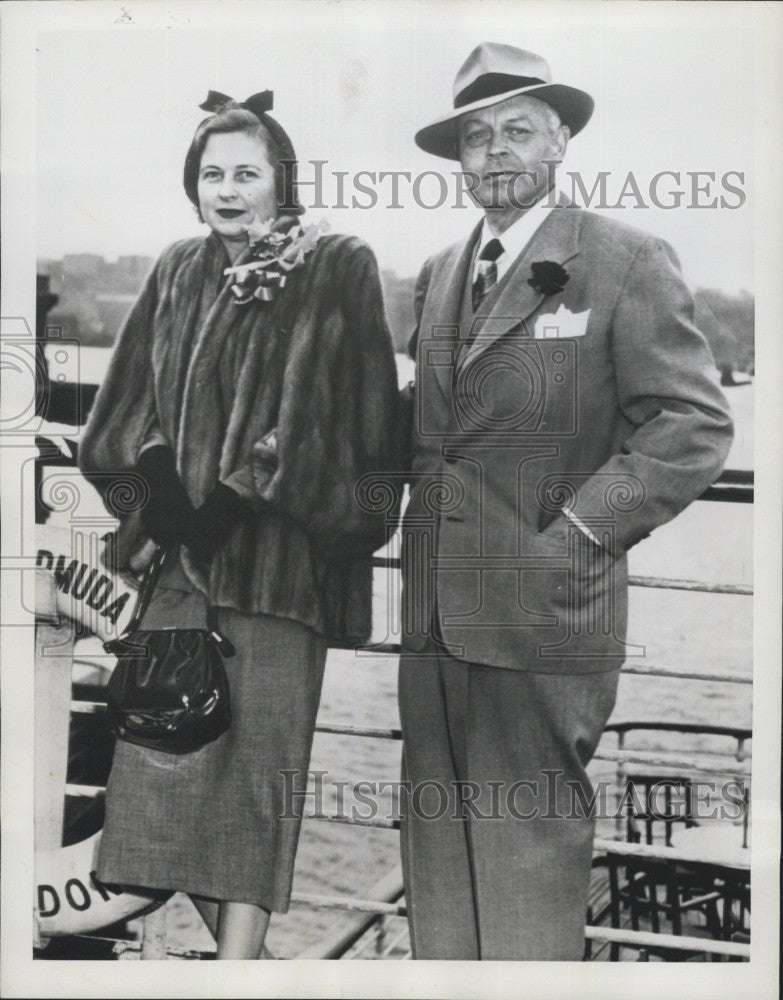 1951 Press Photo  Noah Dietrich of RKO Studios &amp; his wife - Historic Images