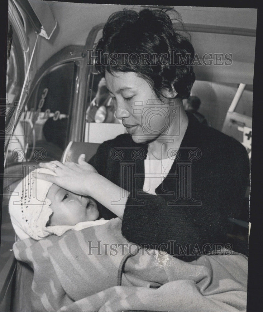 1965 Press Photo Vietnamese infant Le Van Diet in U.S. for treatment - Historic Images