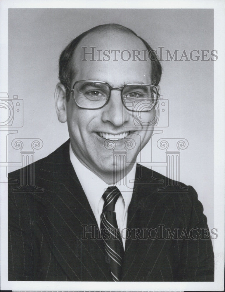 1982 Press Photo actor George Wyner on program &quot;Matt Houston&quot; - Historic Images