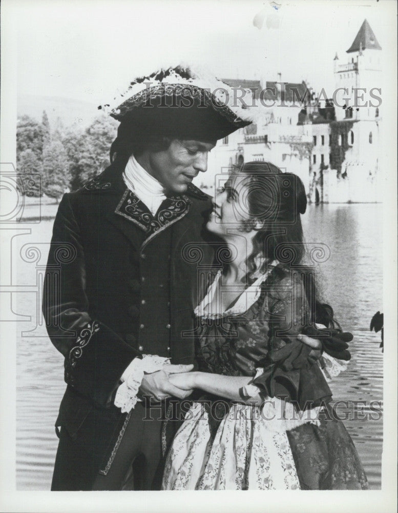 1981 Press Photo Actor Richard Chamberlain, Gemma Craven in &quot;Slipper and Rose&quot; - Historic Images