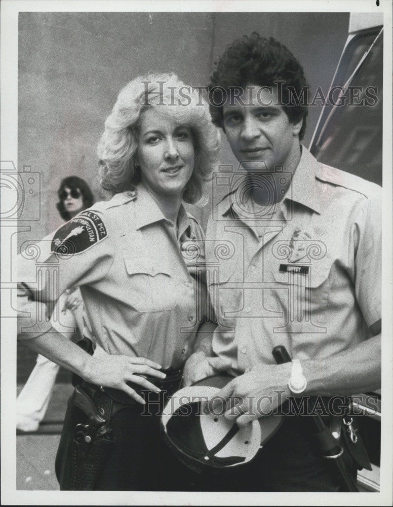 1982 Press Photo Bette Thomas and Ed Marinaro in NBC-TV &quot;hill Street Blues&quot;. - Historic Images