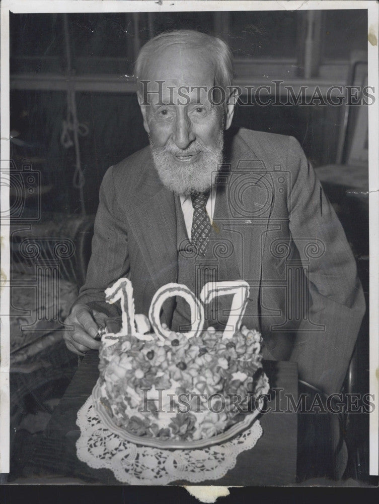 1957 Press Photo Charles Wesley Thiery at his 107th birthday - Historic Images