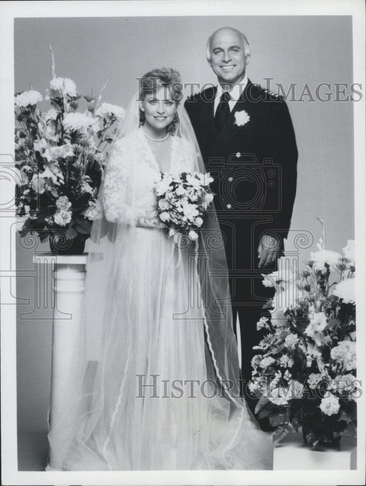 1981 Press Photo Lauren Tewes and Gavin MacLeod in &quot;The Love Boat&quot;. - Historic Images