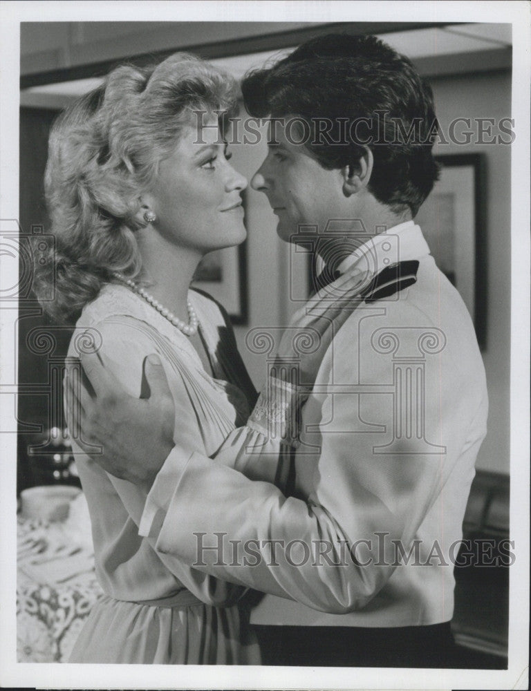 1980 Press Photo Lauren Tewes and Fred Grandy in &quot;The Love Boat&quot;. - Historic Images