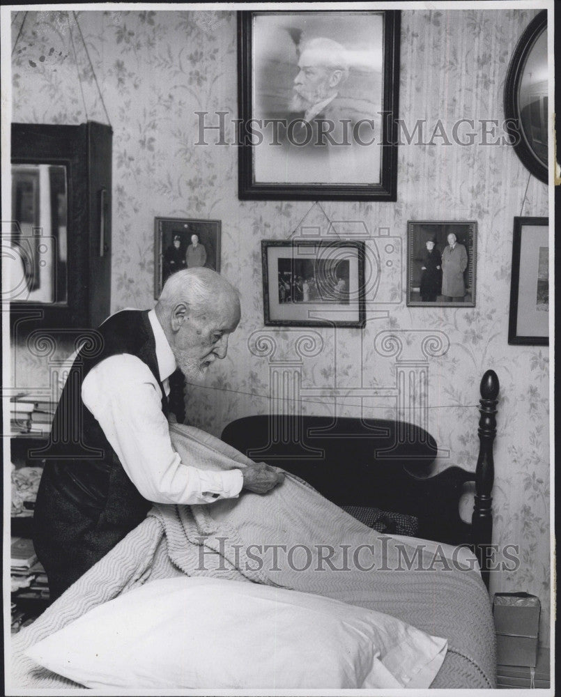 Press Photo Charles Thiery. aged 106  at his home - Historic Images