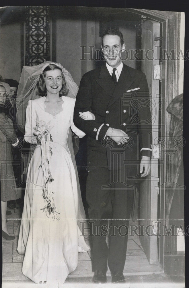 1944 Press Photo Lt Arthur Carty &amp; his bride Barbara Lydon - Historic Images