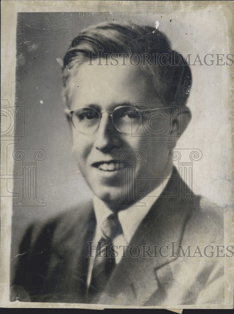 1951 Press Photo Electrical Engineer Robert N. Campaigne - Historic Images