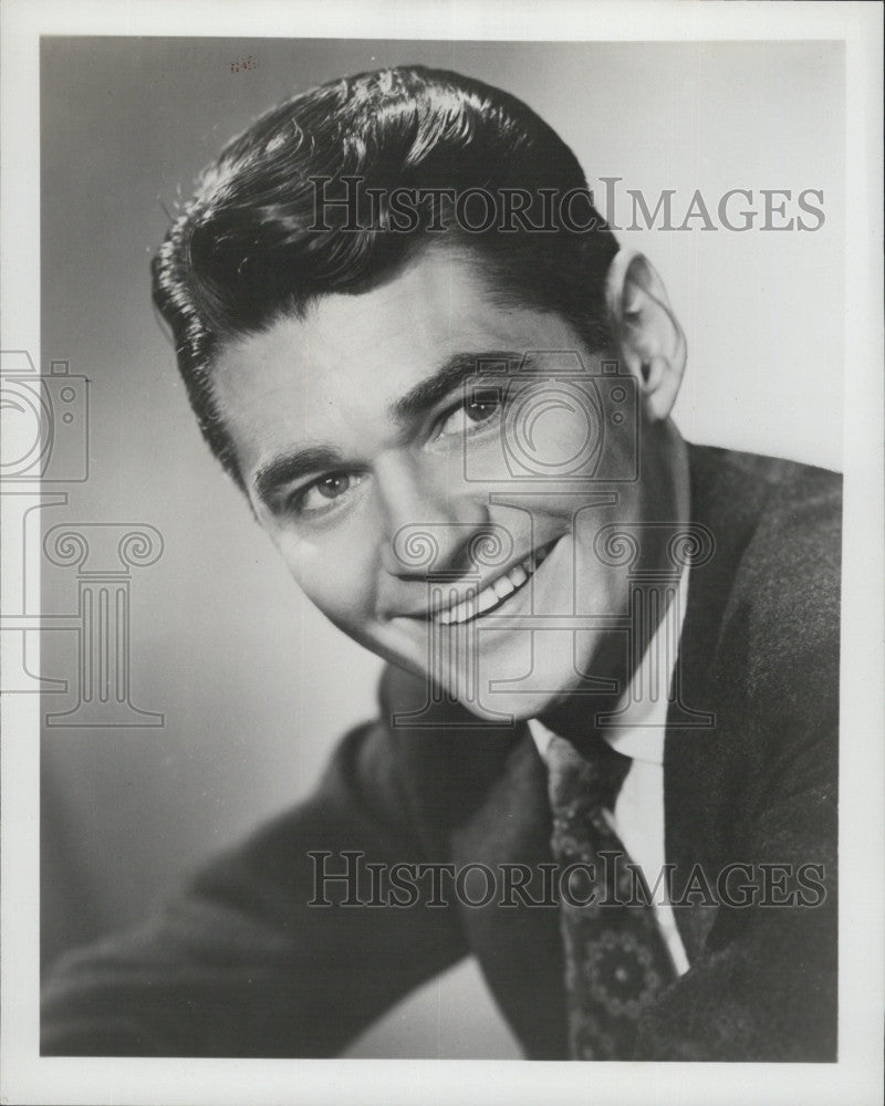 1951 Press Photo Actor Richard Camp - Historic Images