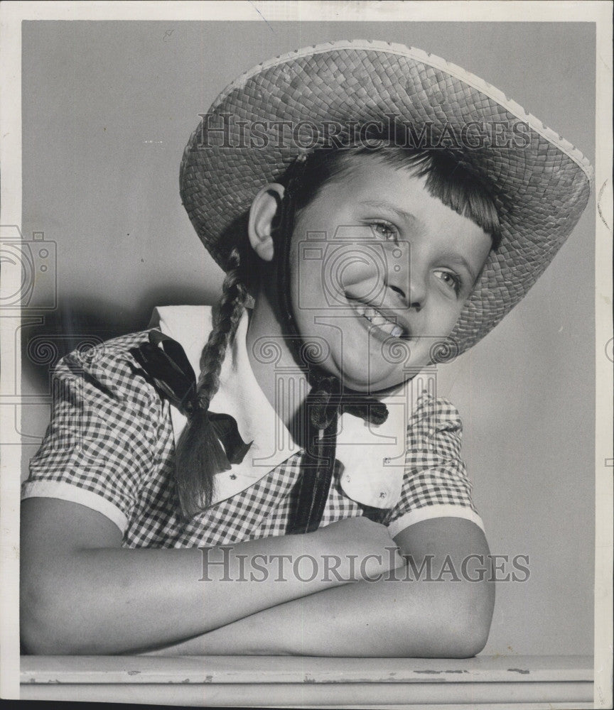 1959 Press Photo Smiling Young Girl Kathleen Finley - Historic Images