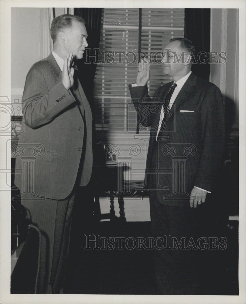 1956 Press Photo Massachusetts Governor Christian Herter, Allan R. Finlay - Historic Images