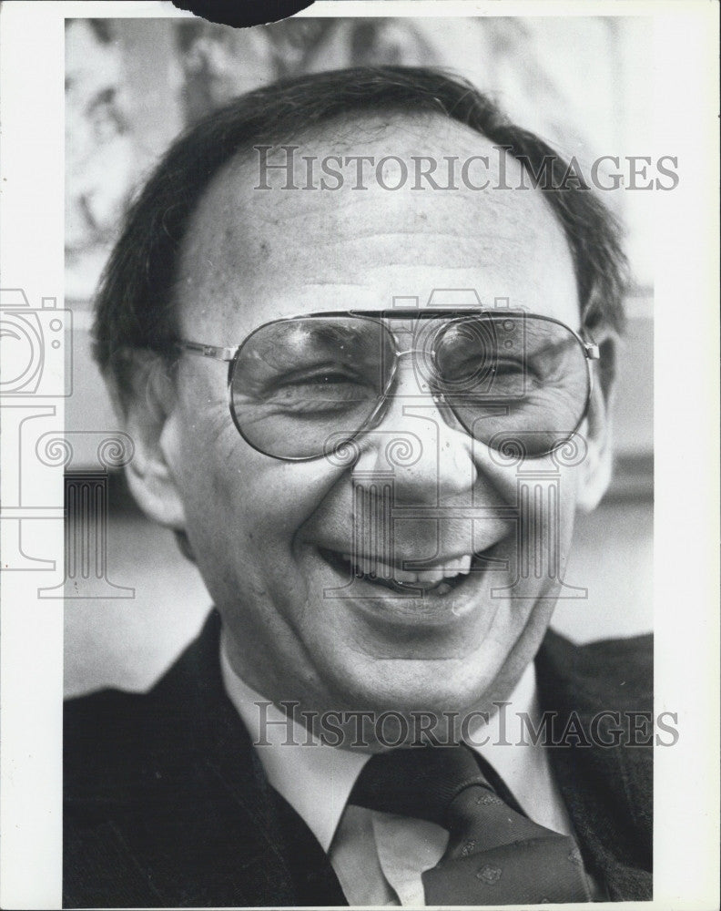 1988 Press Photo Jim Coppersmith, GM of Channel 5 - Historic Images