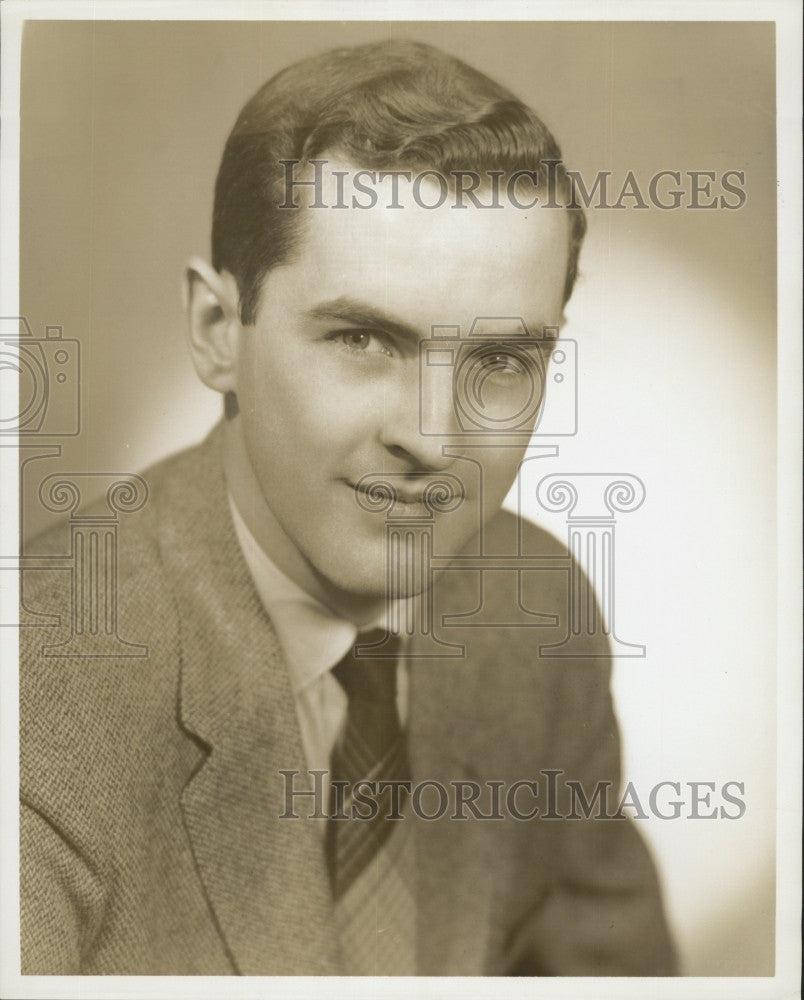 1957 Press Photo Bobe Copeland, meterologist WCVB-TV Channel 5 Boston.Mass - Historic Images