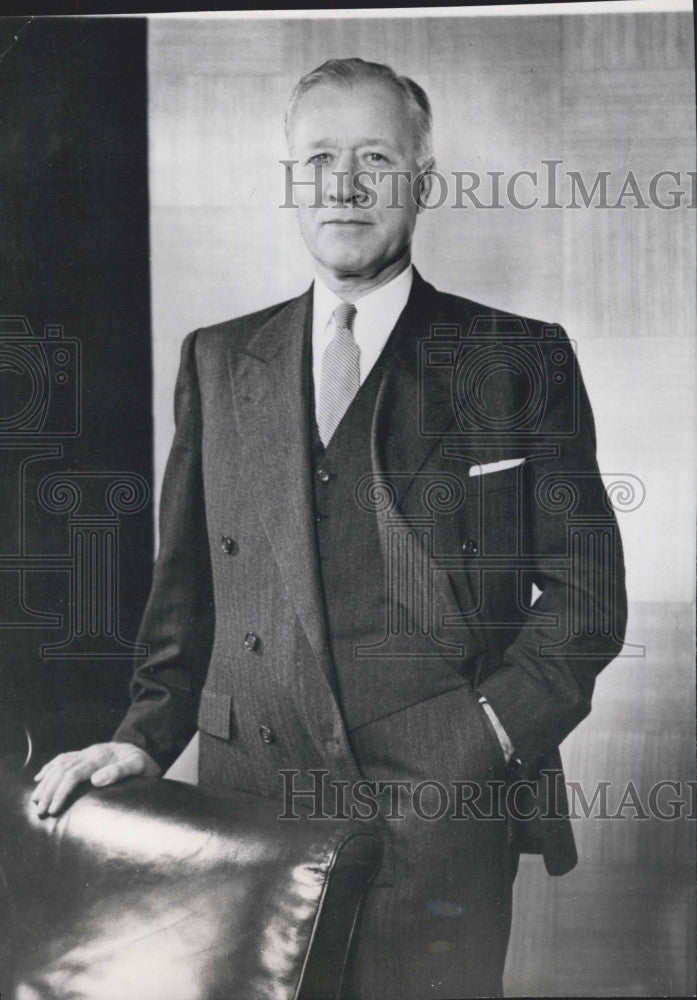 1957 Press Photo Ralph Cordiner CEO Chairman General Electric Corporation - Historic Images