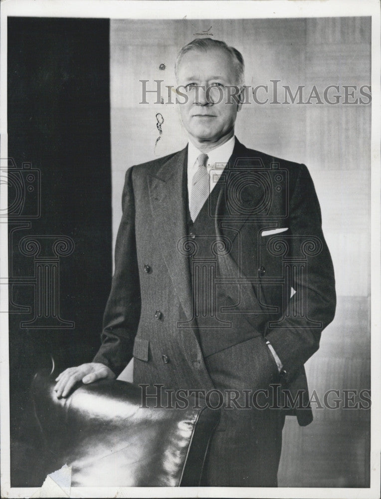 1957 Press Photo Ralph Cordiner CEO Chairman General Electric Corporation - Historic Images